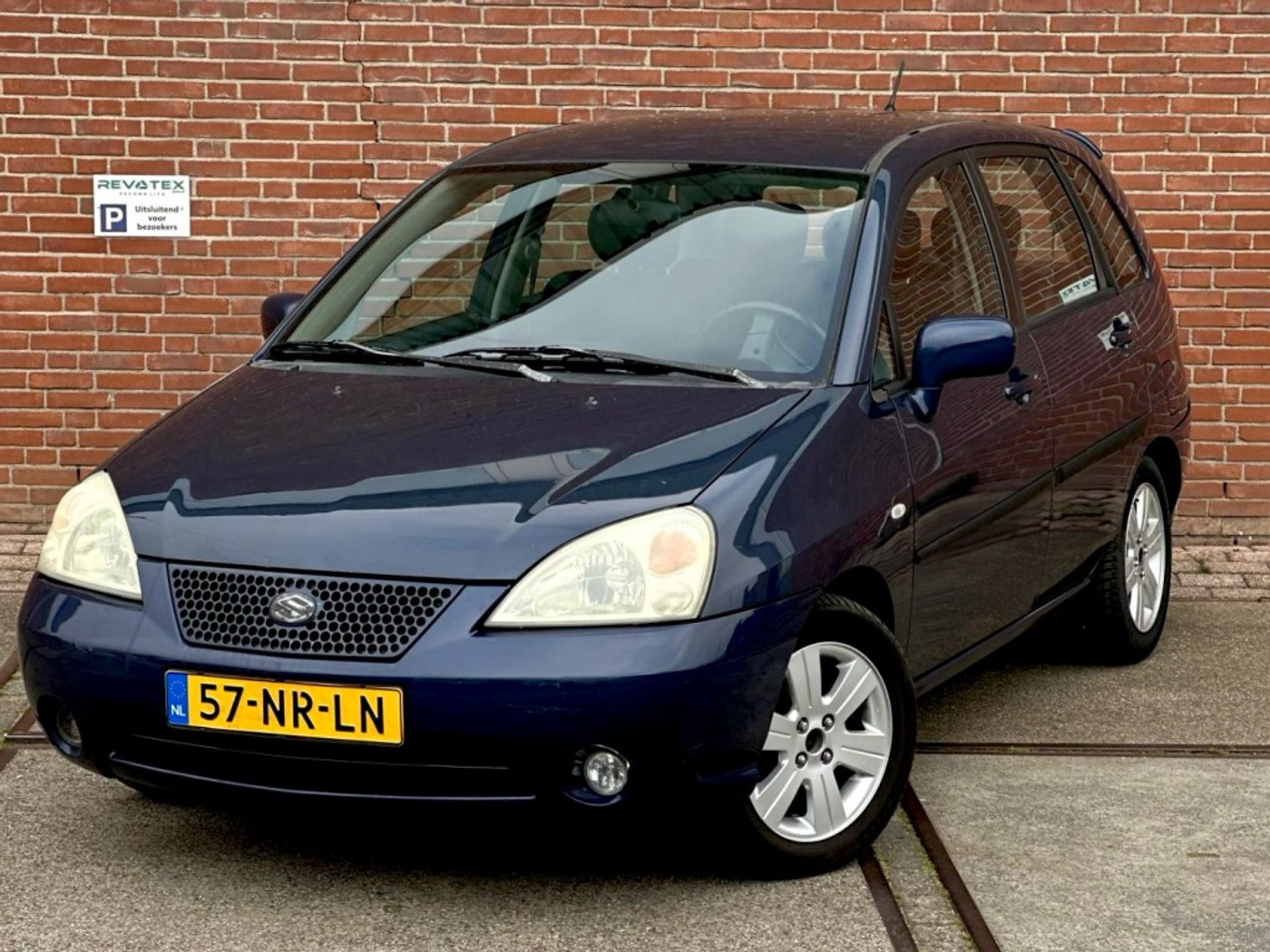 Suzuki Liana 1.6 S-Limited |Airco |Stuurbkr |Nieuwe APK 2004 - voorkant