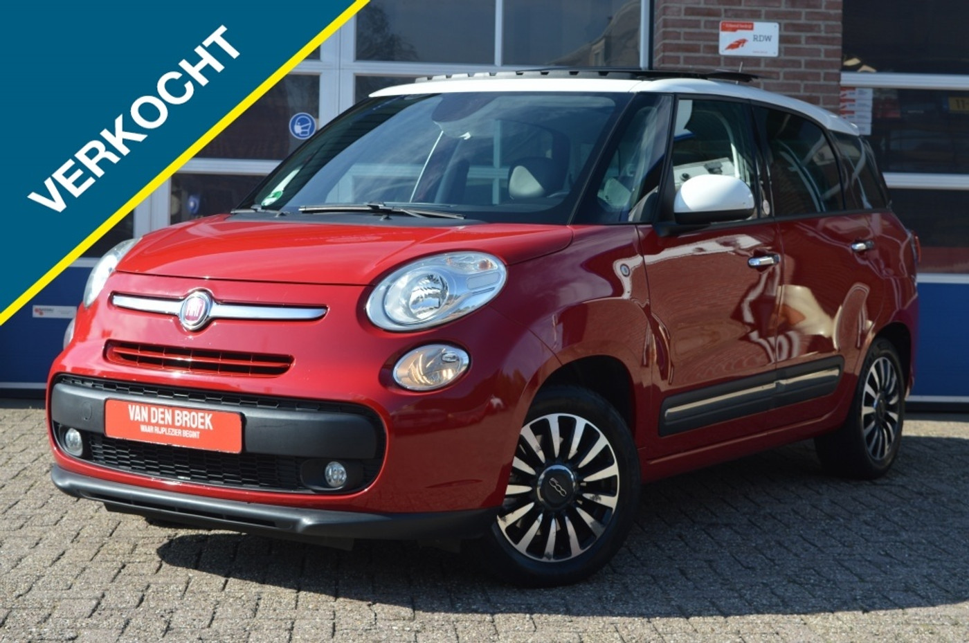Fiat Fiat 500l 1.4 T-Jet 7p. | PANODAK - PDC - LEDER 2016 - voorkant