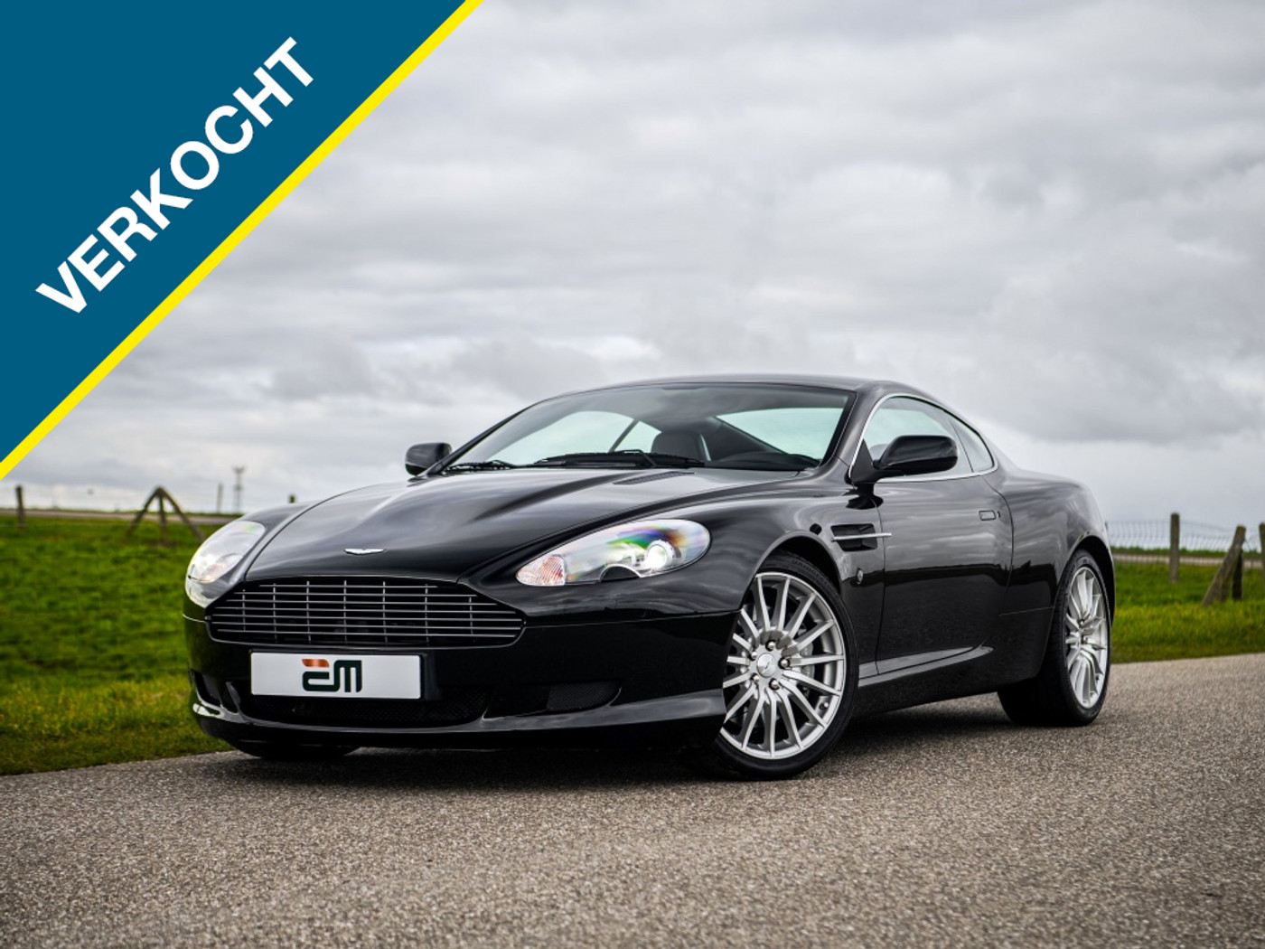 Aston Martin Db9 5.9 V12 Touchtronic - full history - youngtimer 2005 - voorkant