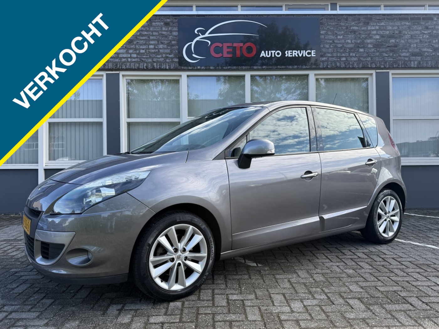 Renault Scénic 1.4 TCE Celsium 2010 - voorkant