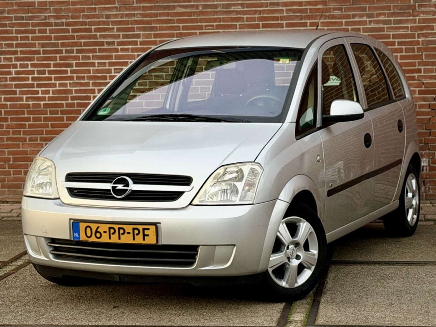 Opel Meriva-a 1.6-16V Maxx Cool |Airco |CruiseC |Nieuwe APK 2004 - voorkant