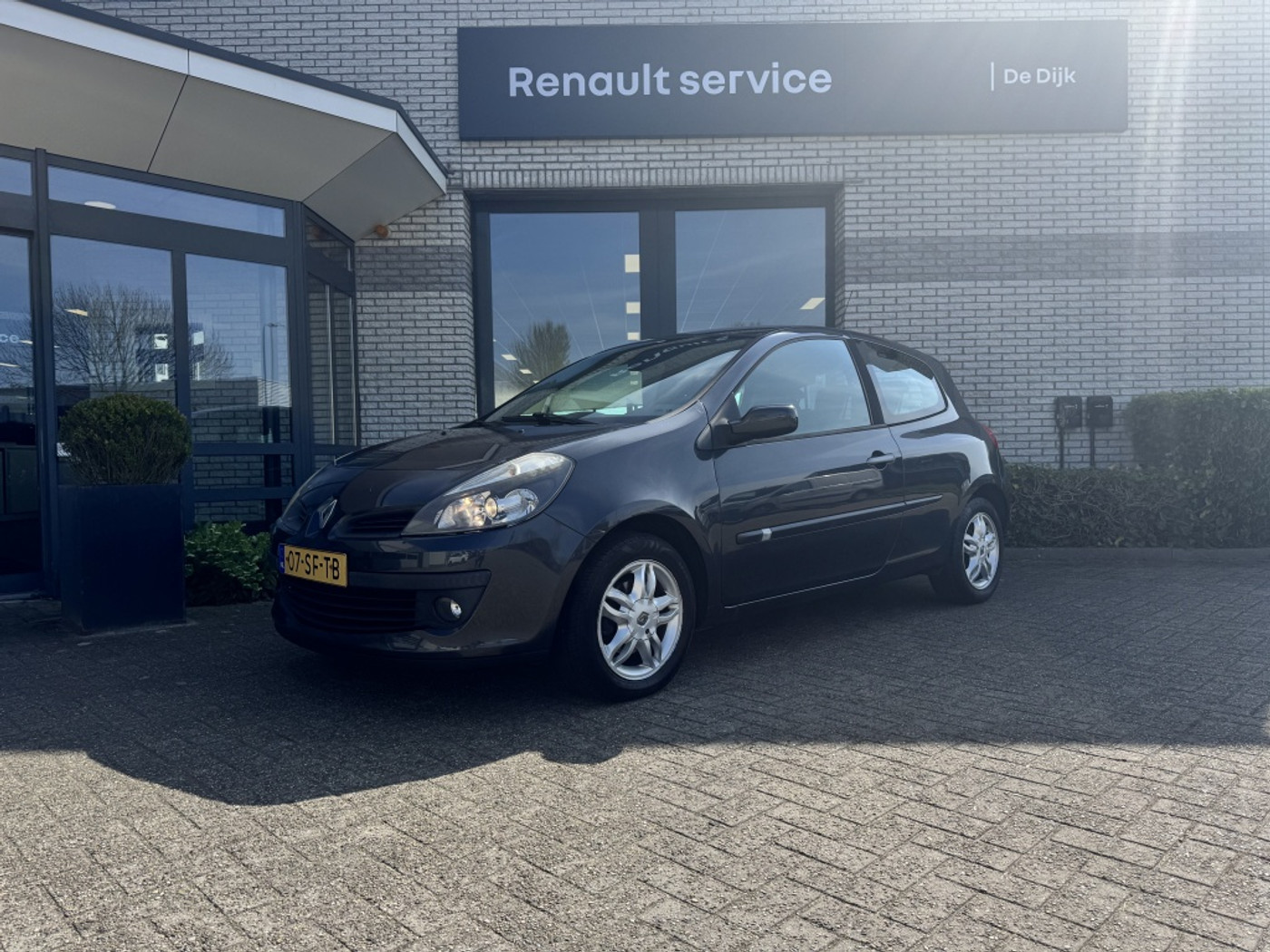 Renault Clio 1.4-16V Team Spirit 2005 - voorkant