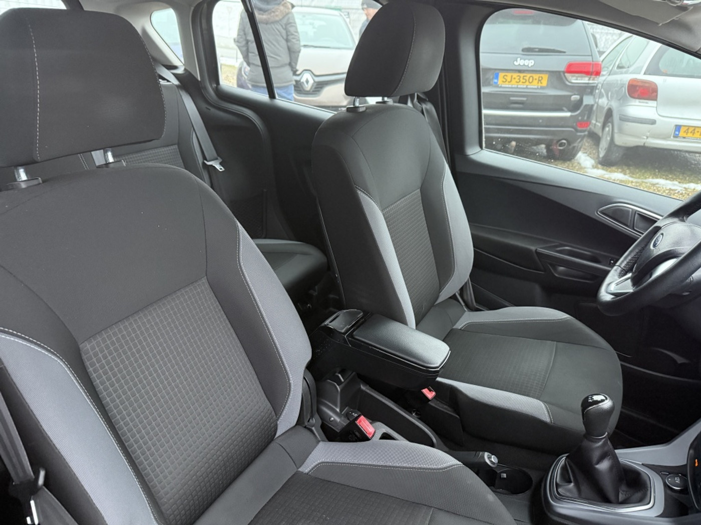 Foto van Ford B-max