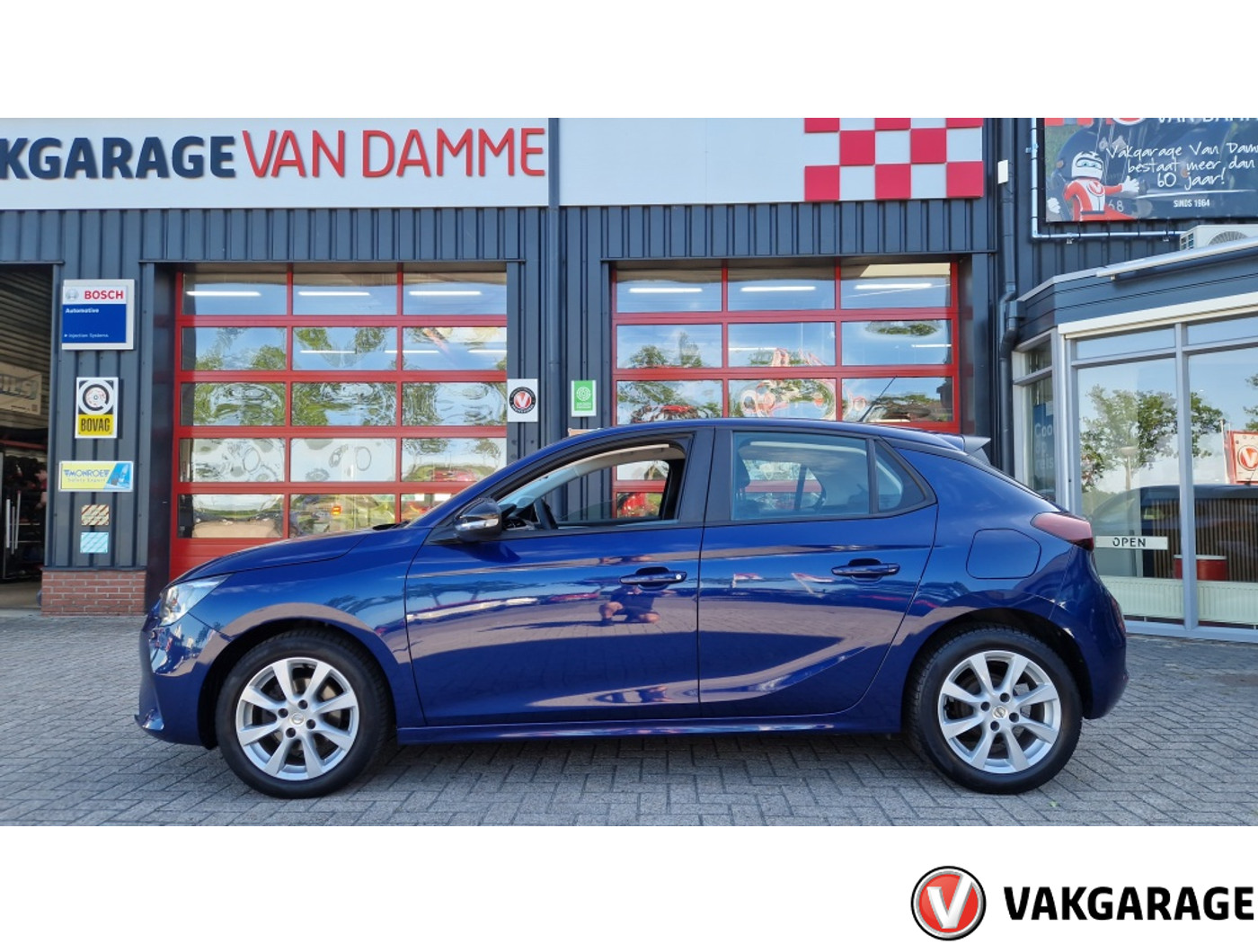 Opel Corsa 1.2 Edition 2021 - voorkant
