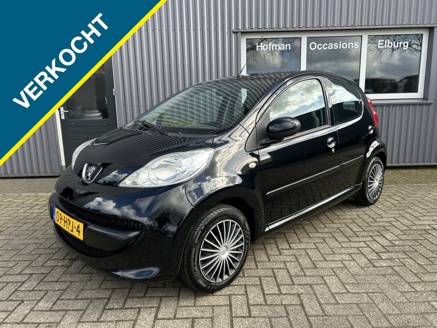 Peugeot 107 1.0-12V XS 2009 - voorkant