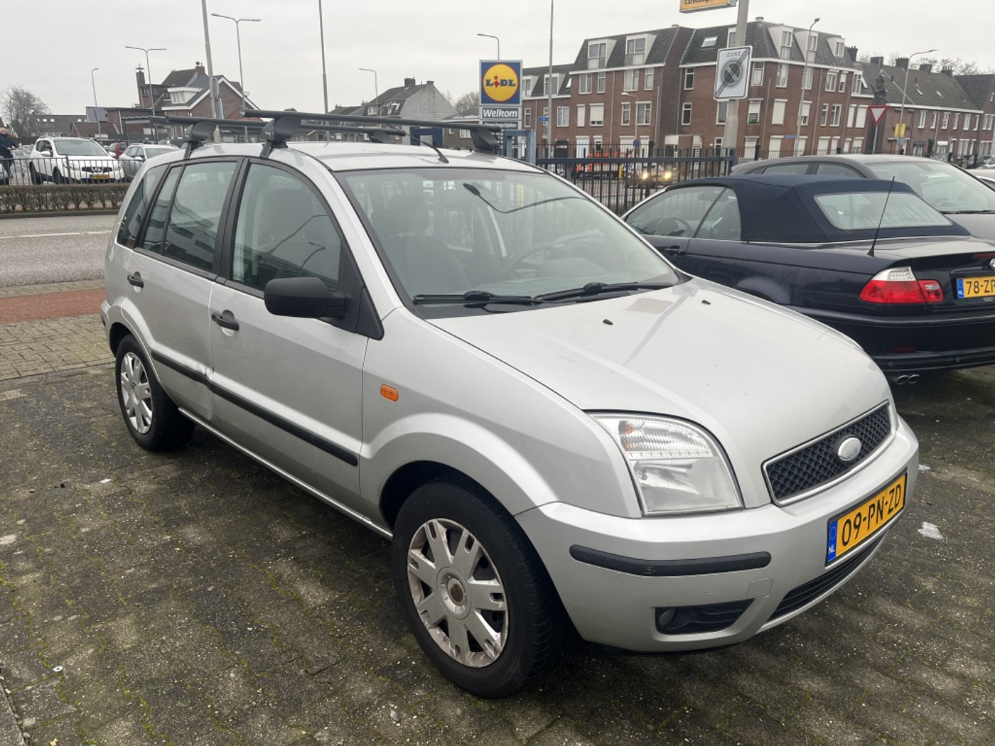 Ford Fusion 1.6-16V Ghia 2004 - voorkant