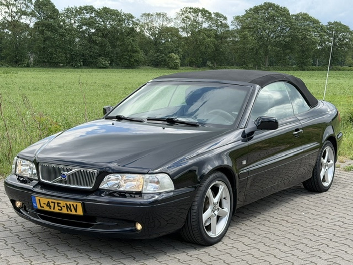 Volvo C70 2.4T TOURER BLACK AUT 2005 ZWART LEDER DE LAATSTE 2005 - voorkant