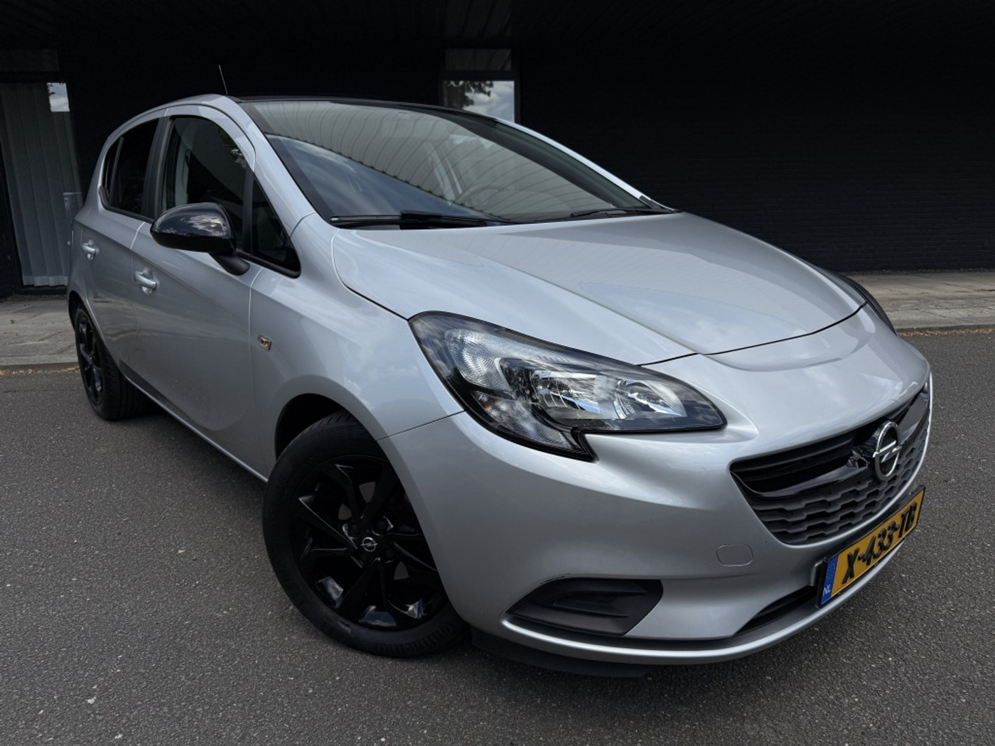 Opel Corsa-e 1.2 Black editie 2018 - voorkant