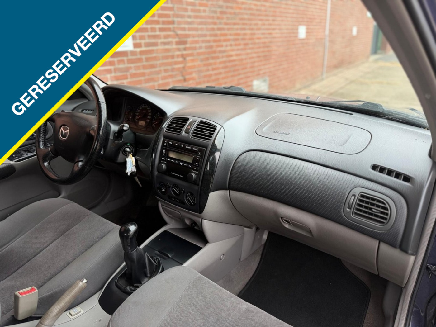 Foto van Mazda Mazda 323