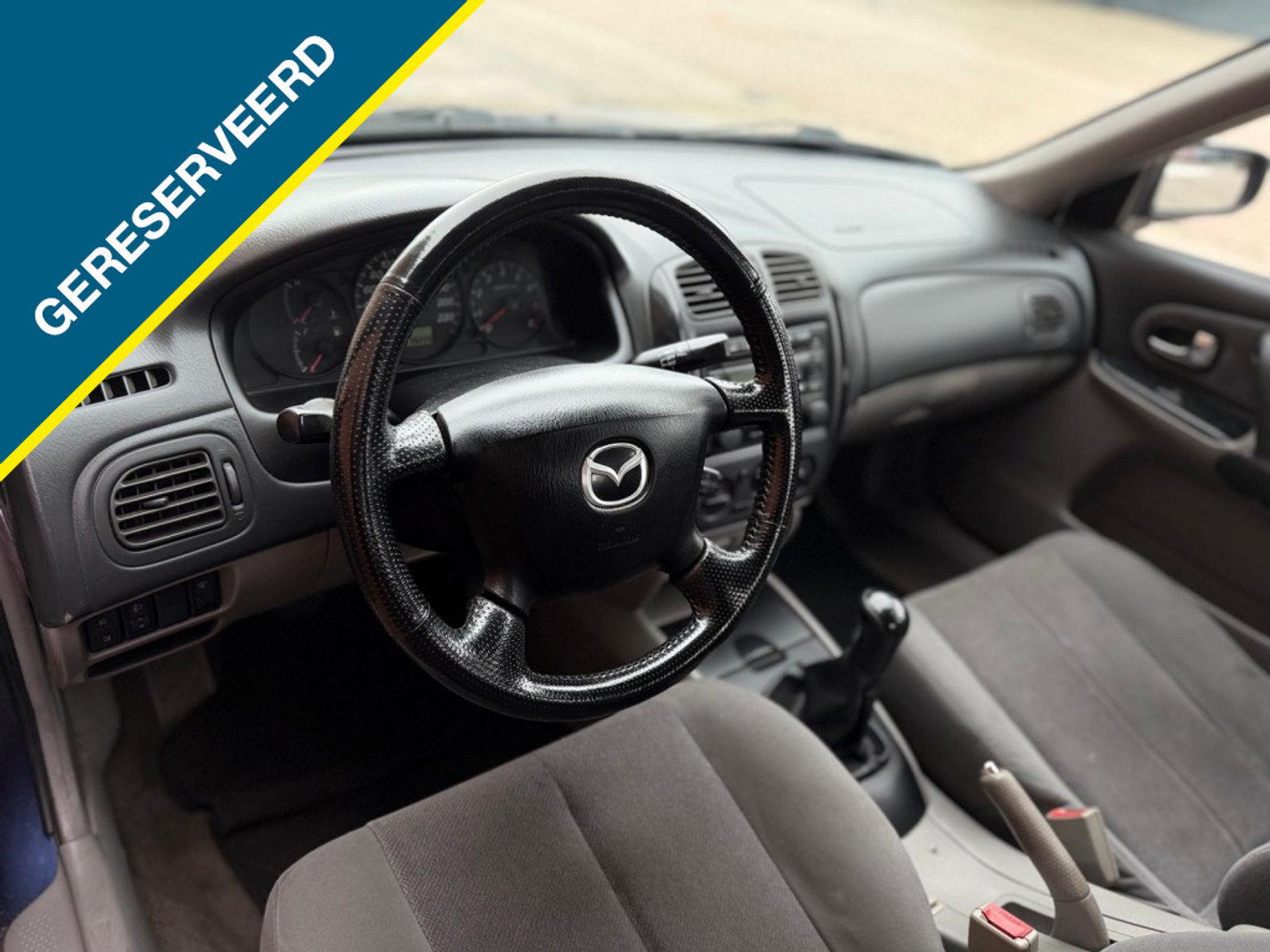 Foto van Mazda Mazda 323