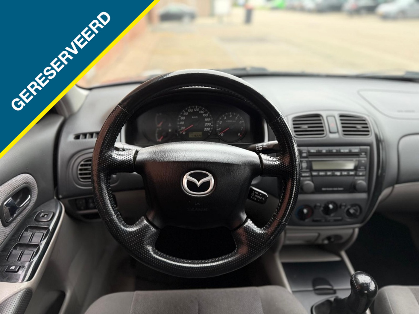 Foto van Mazda Mazda 323