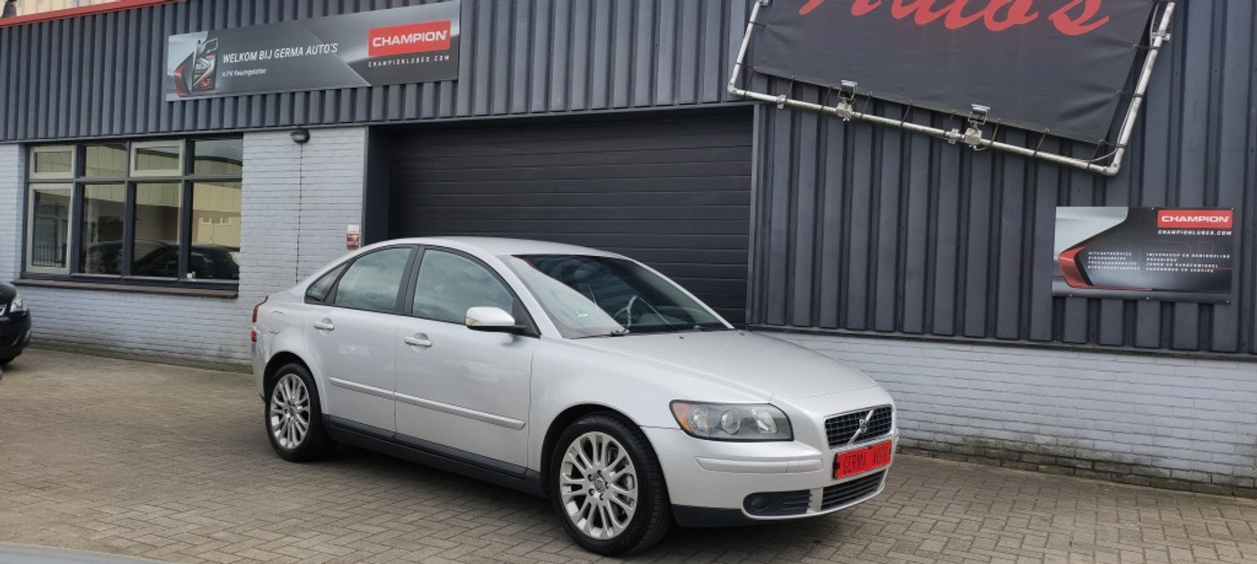 Volvo S40 2.4 Momentum 2005 - voorkant