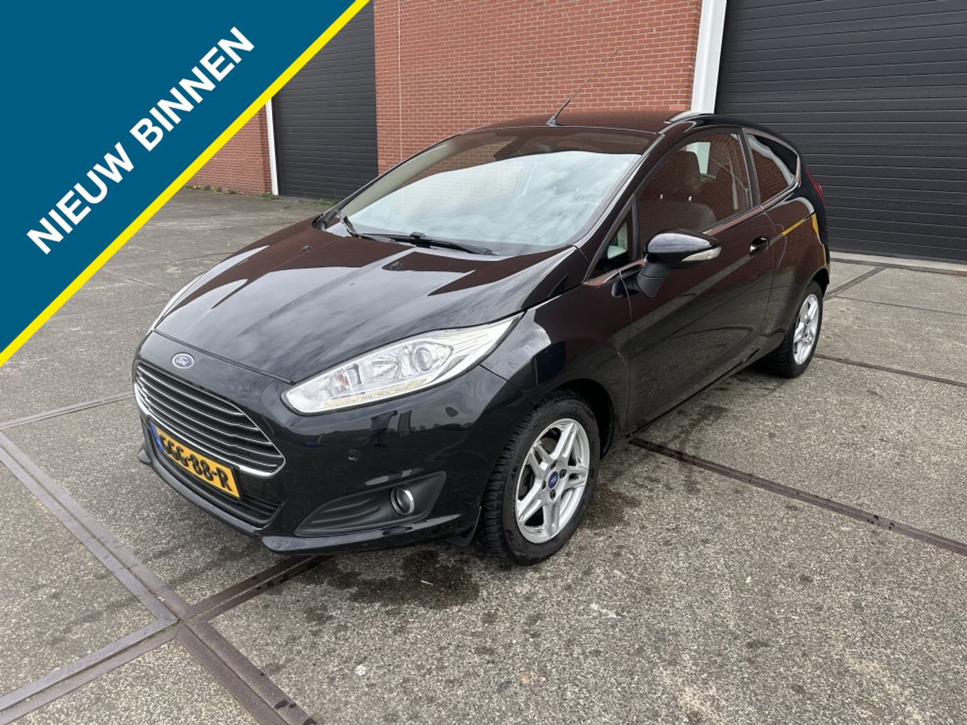 Ford Fiesta 1.0 EcoB. Titanium 2013 - voorkant