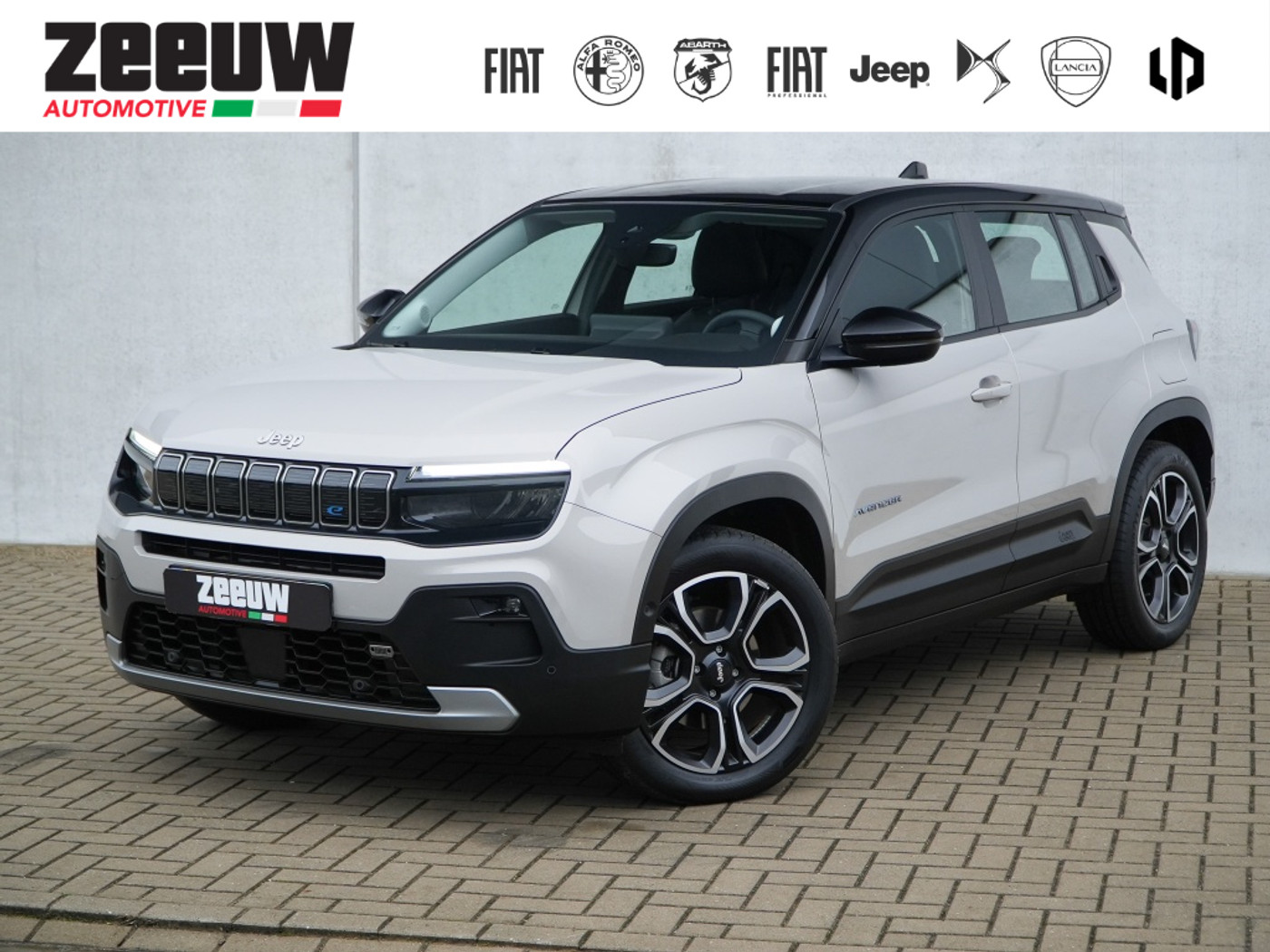 Jeep Avenger Altitude 54kWh | Leder | Camera | Winter | Navi | 18" 2024 - voorkant