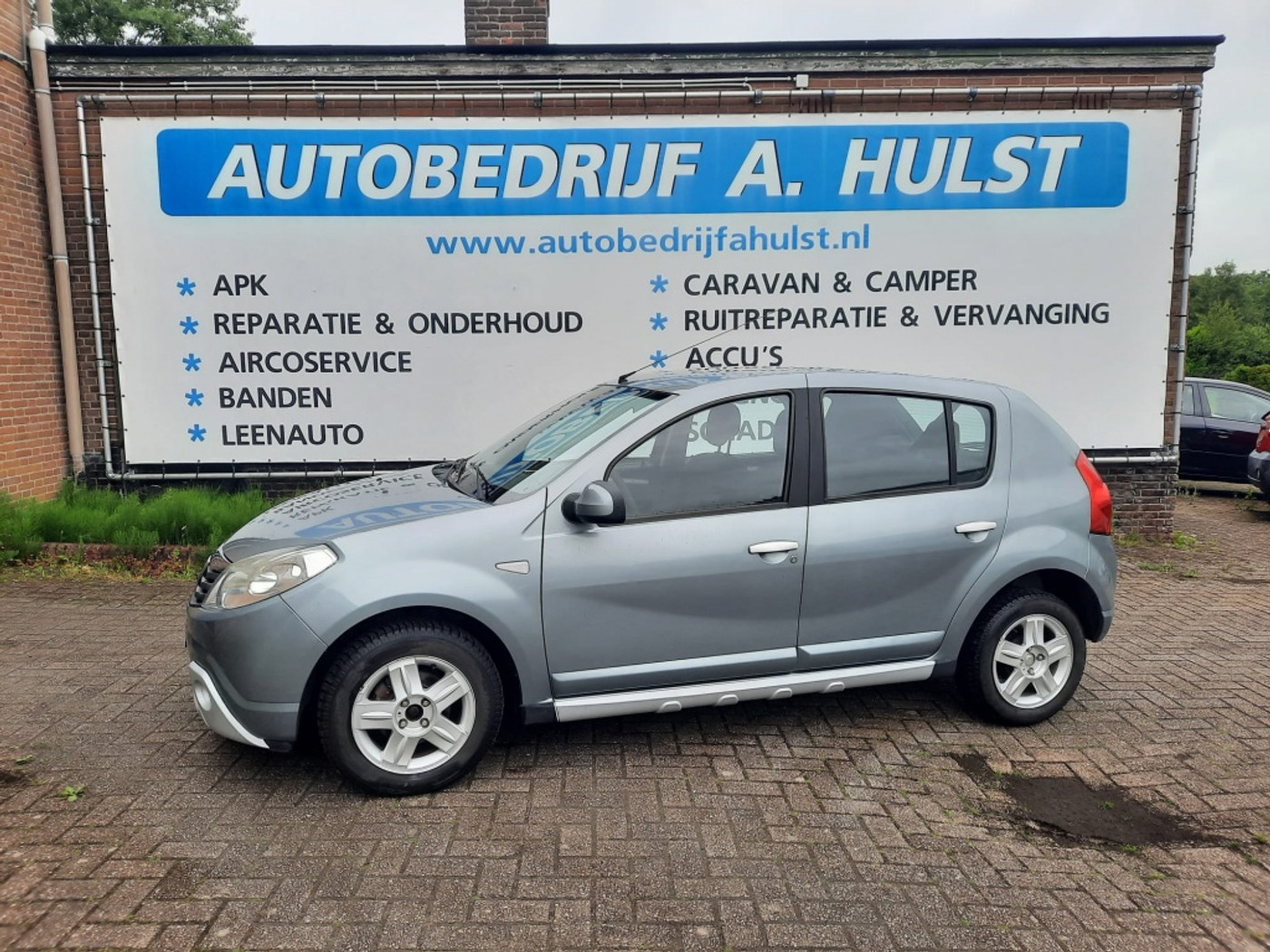 Dacia Sandero 1.6 Lauréate 2008 - voorkant