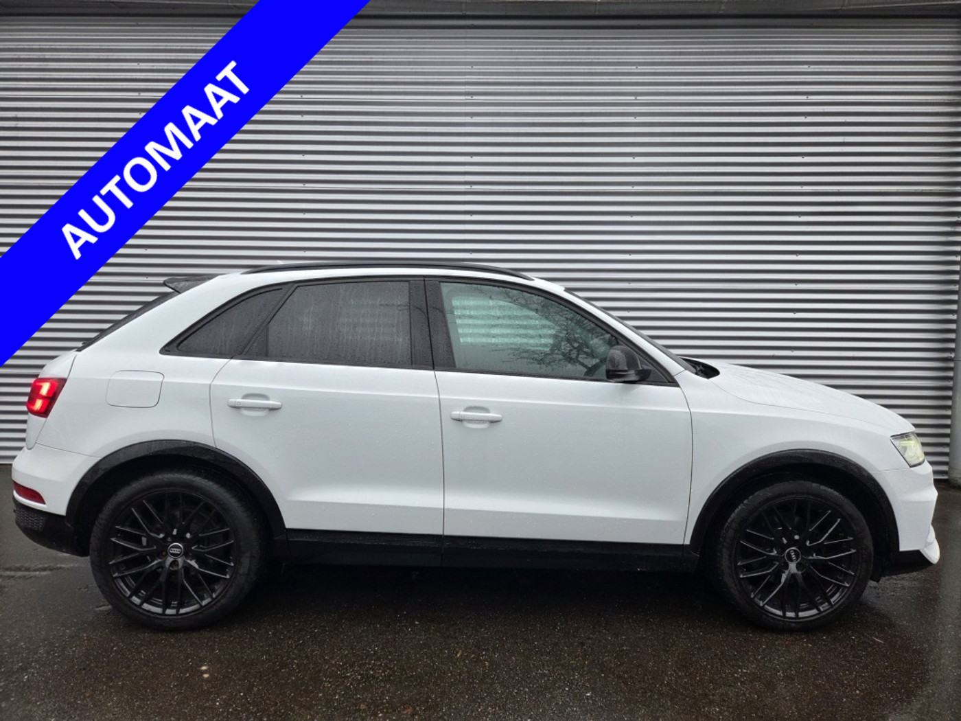 Audi Q3 1.4 TFSI 150 PK /S-lINE AUTOMAAT/ Trekhaak/ L.M. Winterbandenset 2017 - voorkant