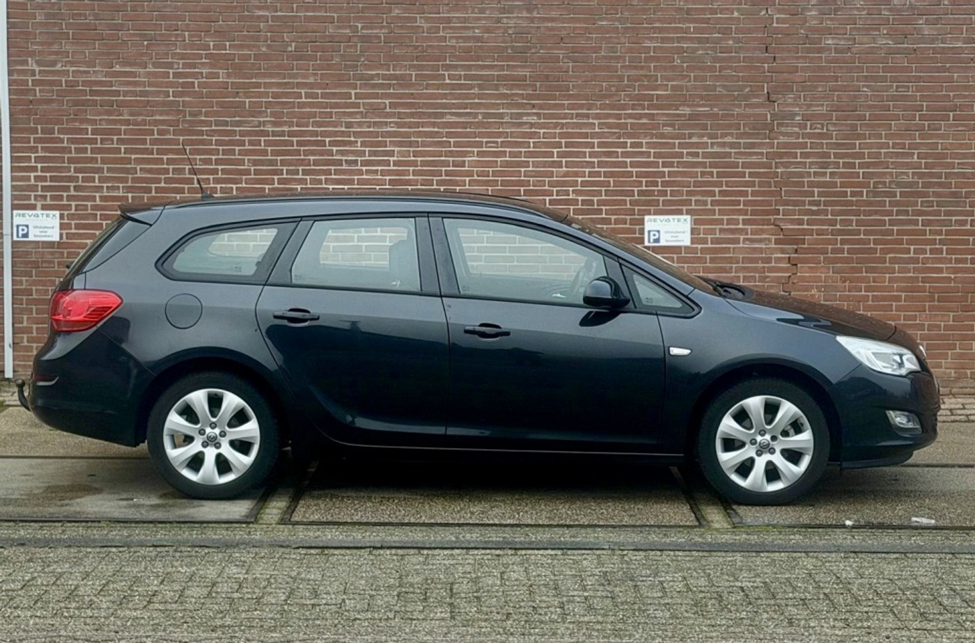 Foto van Opel Astra Sports Tourer