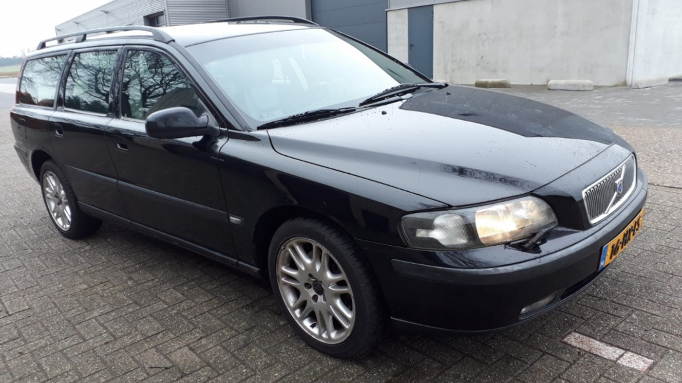 Volvo V70 GERESERVEERD 2002 - voorkant
