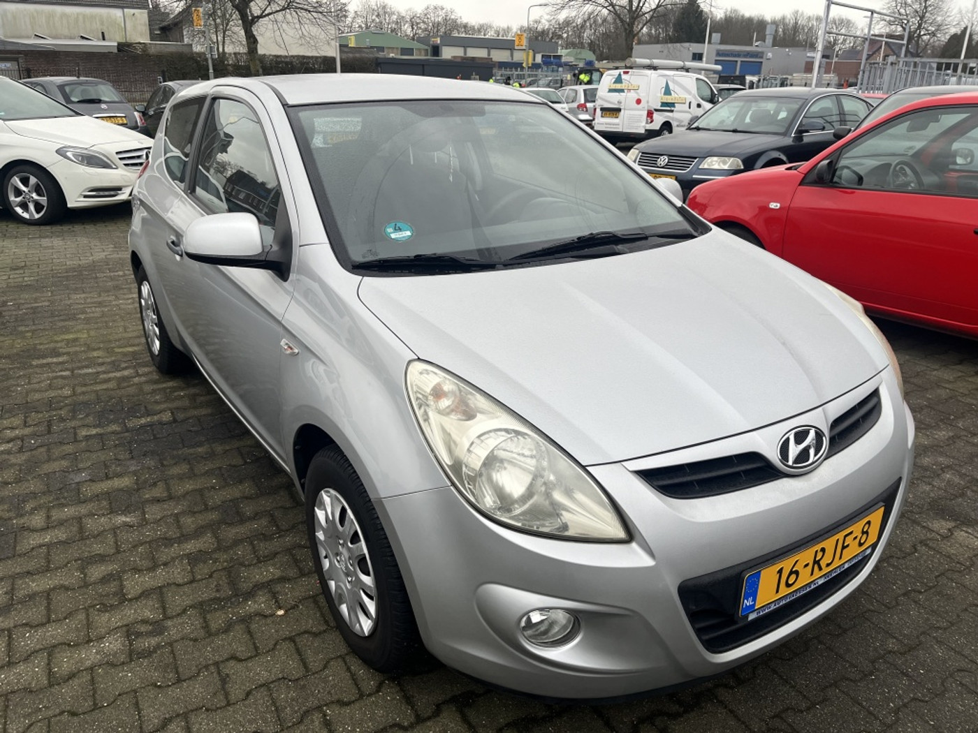 Hyundai I20 GERESERVEERD !!!!!!!!!! 2011 - voorkant