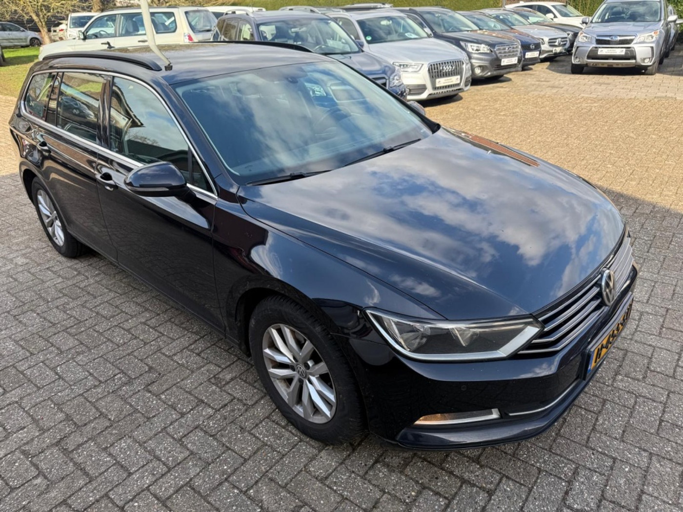 Volkswagen Passat 1.6 TDI Highline 2015 - voorkant