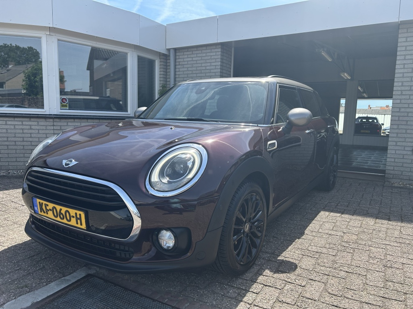 Mini Clubman Cooper 1.5 Coop. 136pk Chili AUTOMAAT 2016 - voorkant