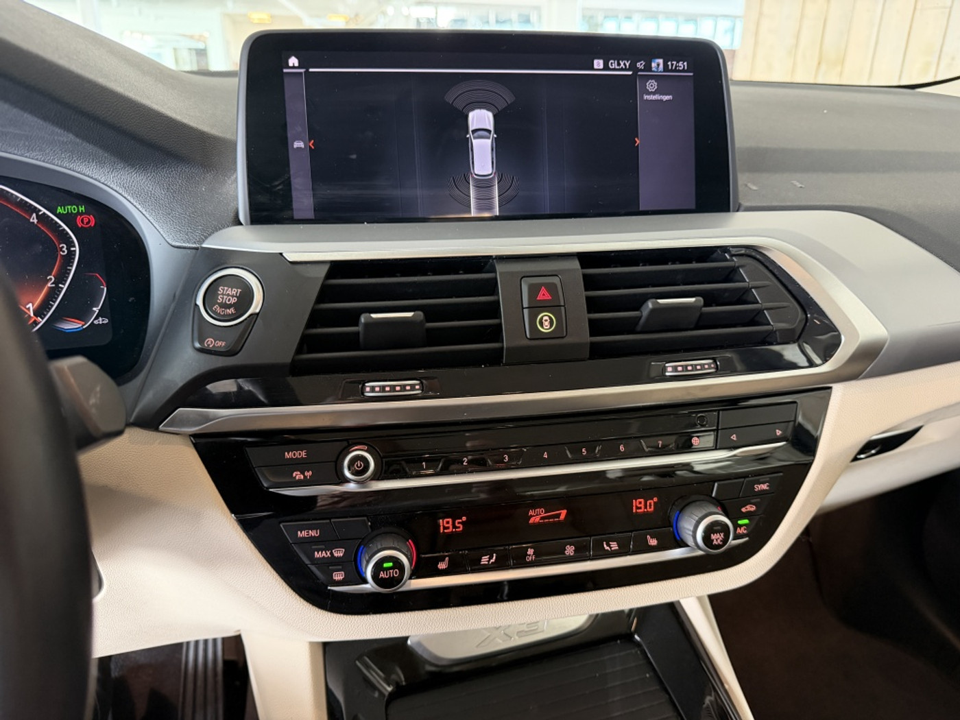 Foto van BMW X3 Xdrive20i