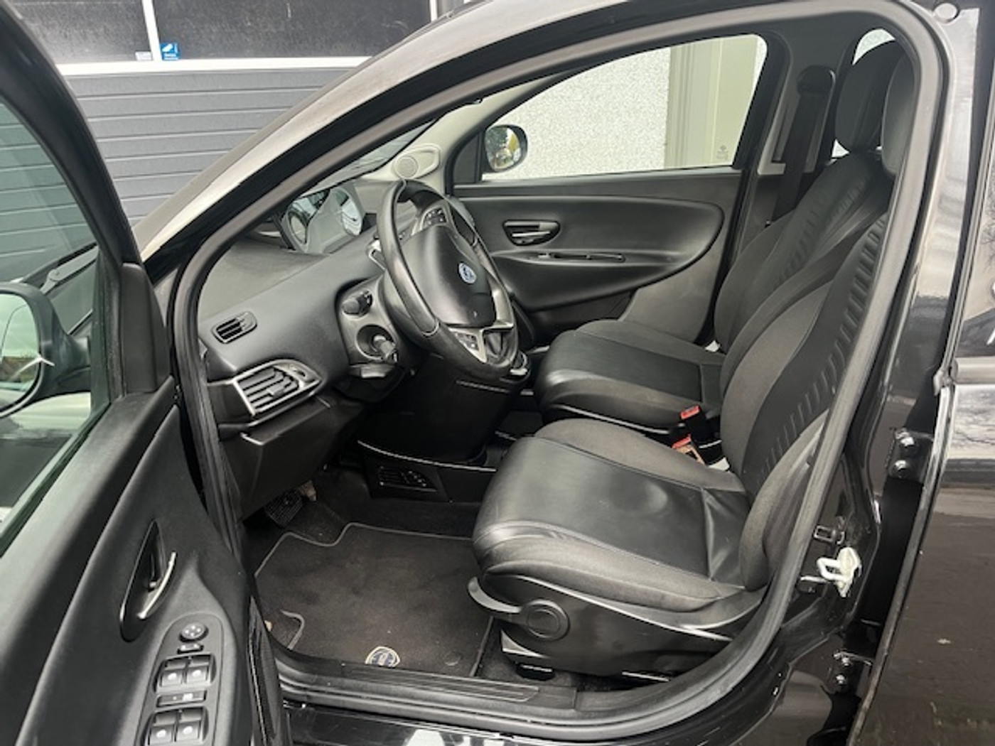 Foto van Lancia Ypsilon
