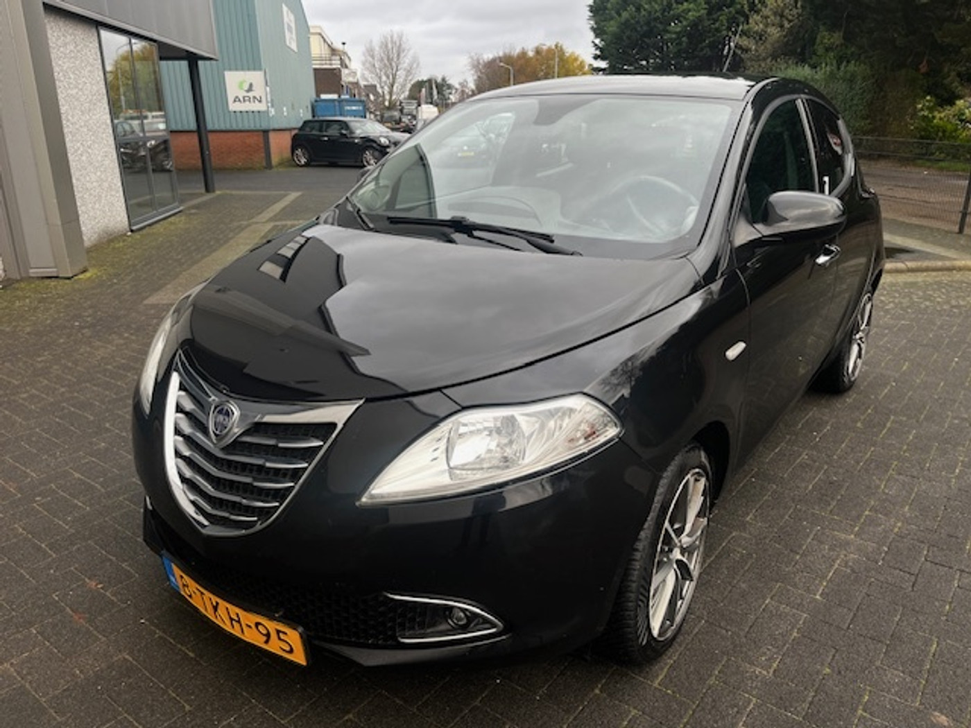 Lancia Ypsilon 0.9 TwinAir Platinum 2014 - voorkant