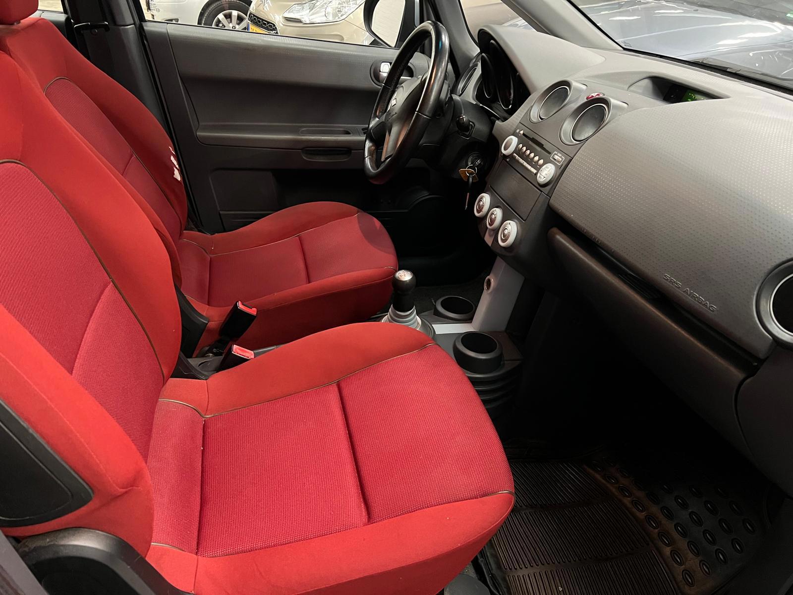 Foto van Mitsubishi Colt