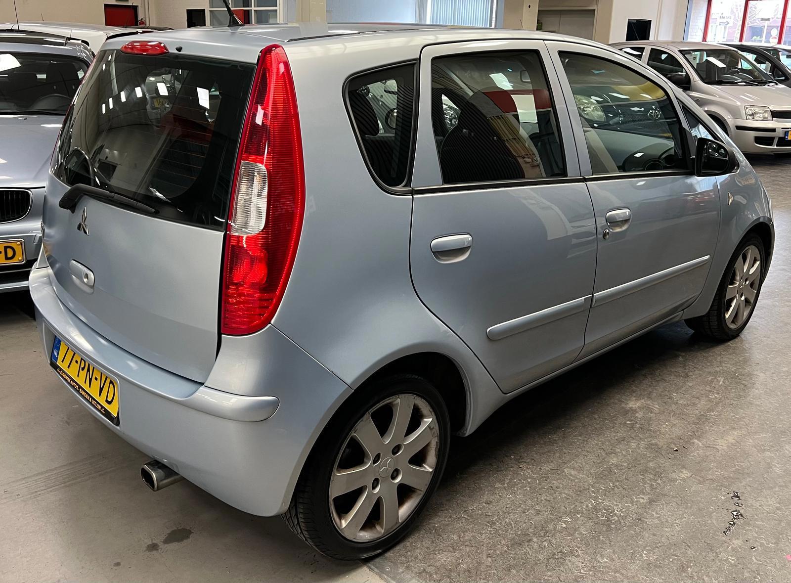 Foto van Mitsubishi Colt