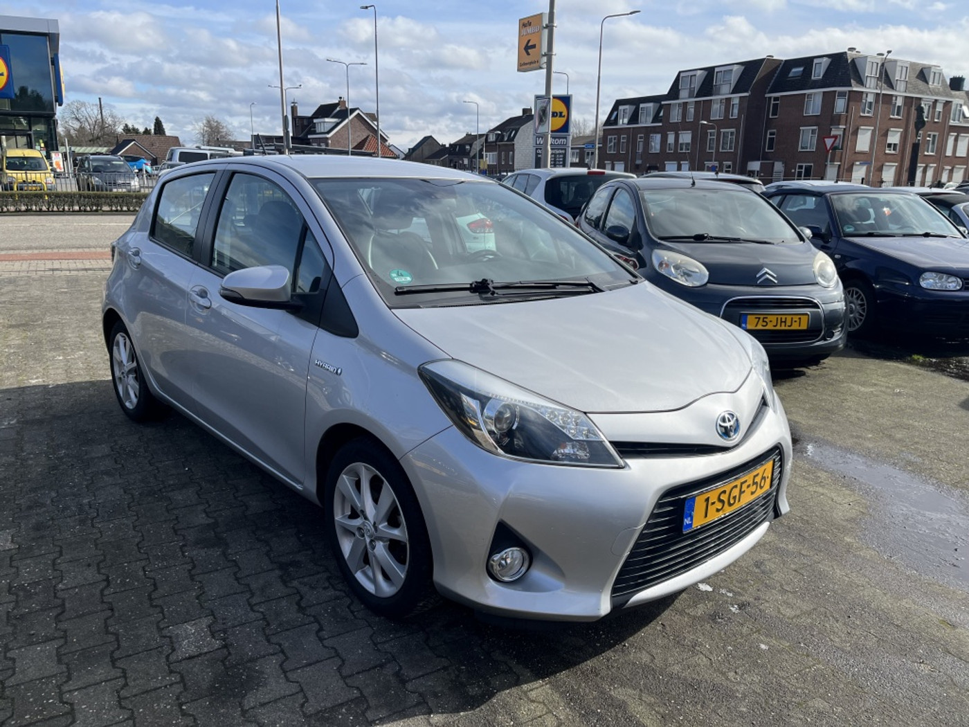 Toyota Toyota Yaris Hybrid 1.5 Full Hybrid Dyn.**ZEER MOOI** 2013 - voorkant