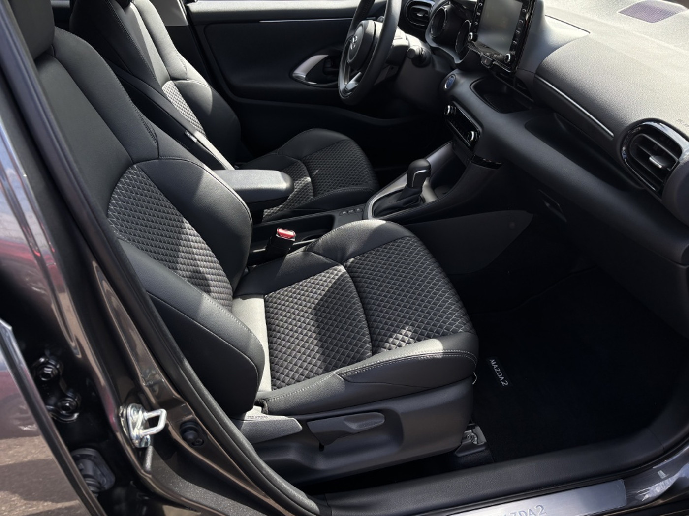 Foto van Mazda Mazda2 Hybrid