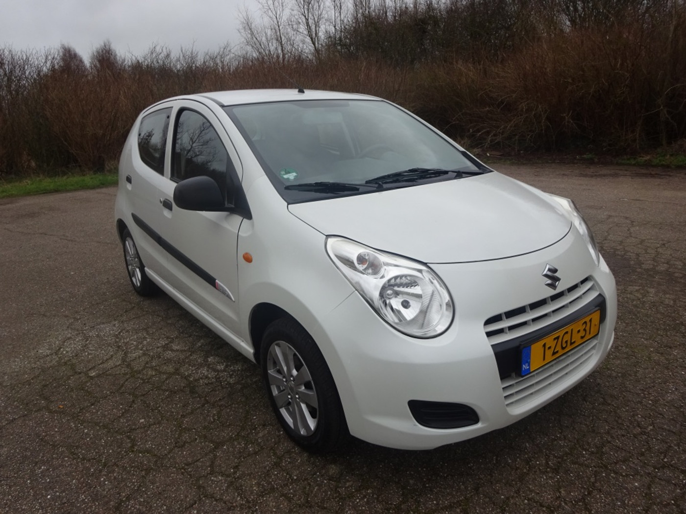 Suzuki Alto 1.0 Celebrat. EASSS 2015 - voorkant