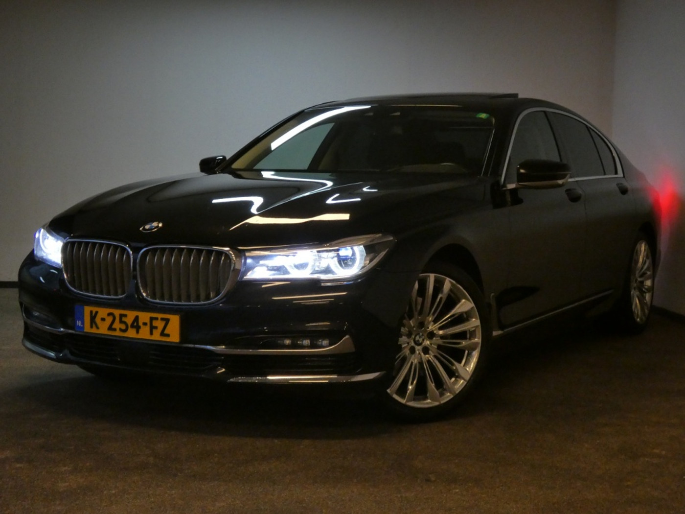 BMW 7 Series 740i High Executive 2016 - voorkant