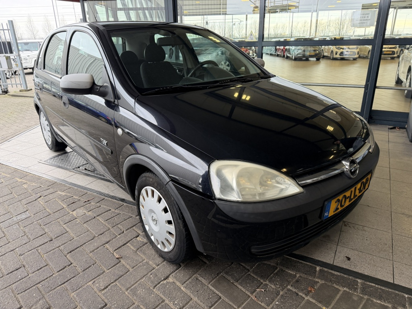 Opel Corsa 1.2-16V Njoy 2003 - voorkant