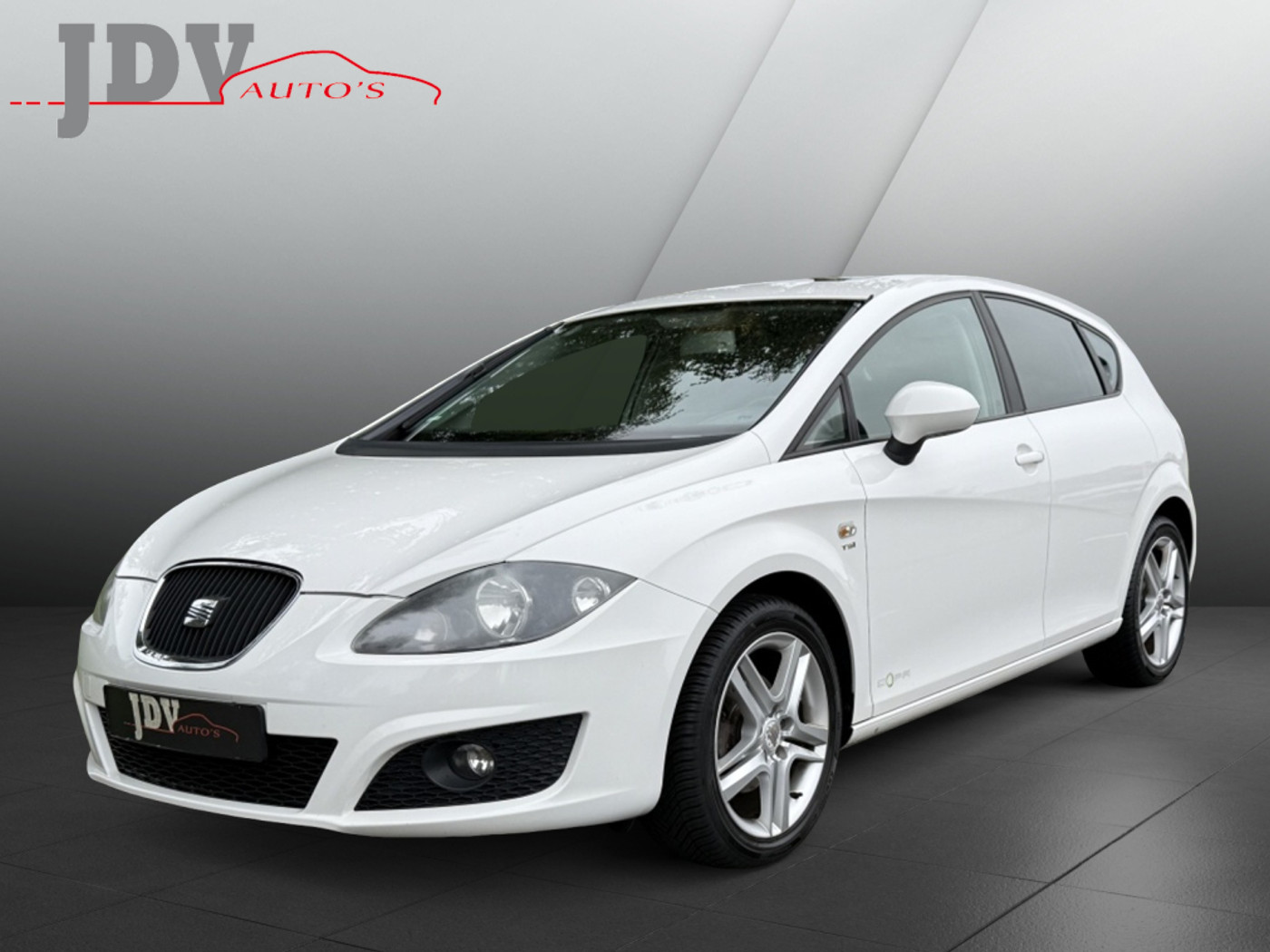 Seat Leon 1.2 TSI Eco.Bns COPA vanaf €59.- p/m trekhaak airco open dak 2011 - voorkant