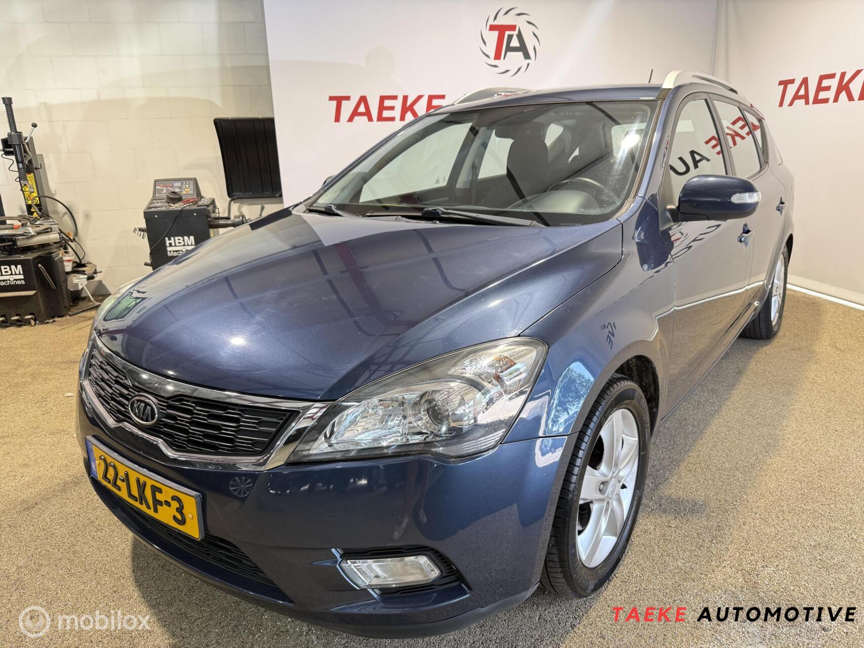 Kia Cee D 1.6CVVT X-ecutive CLIMA/CRUIS/APK/NAP 2010 - voorkant