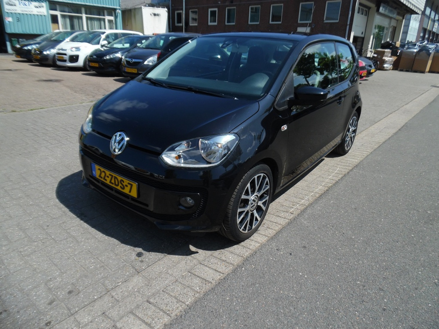 Volkswagen Up 1.0 high up! BlueM. sp velgen 2012 - voorkant