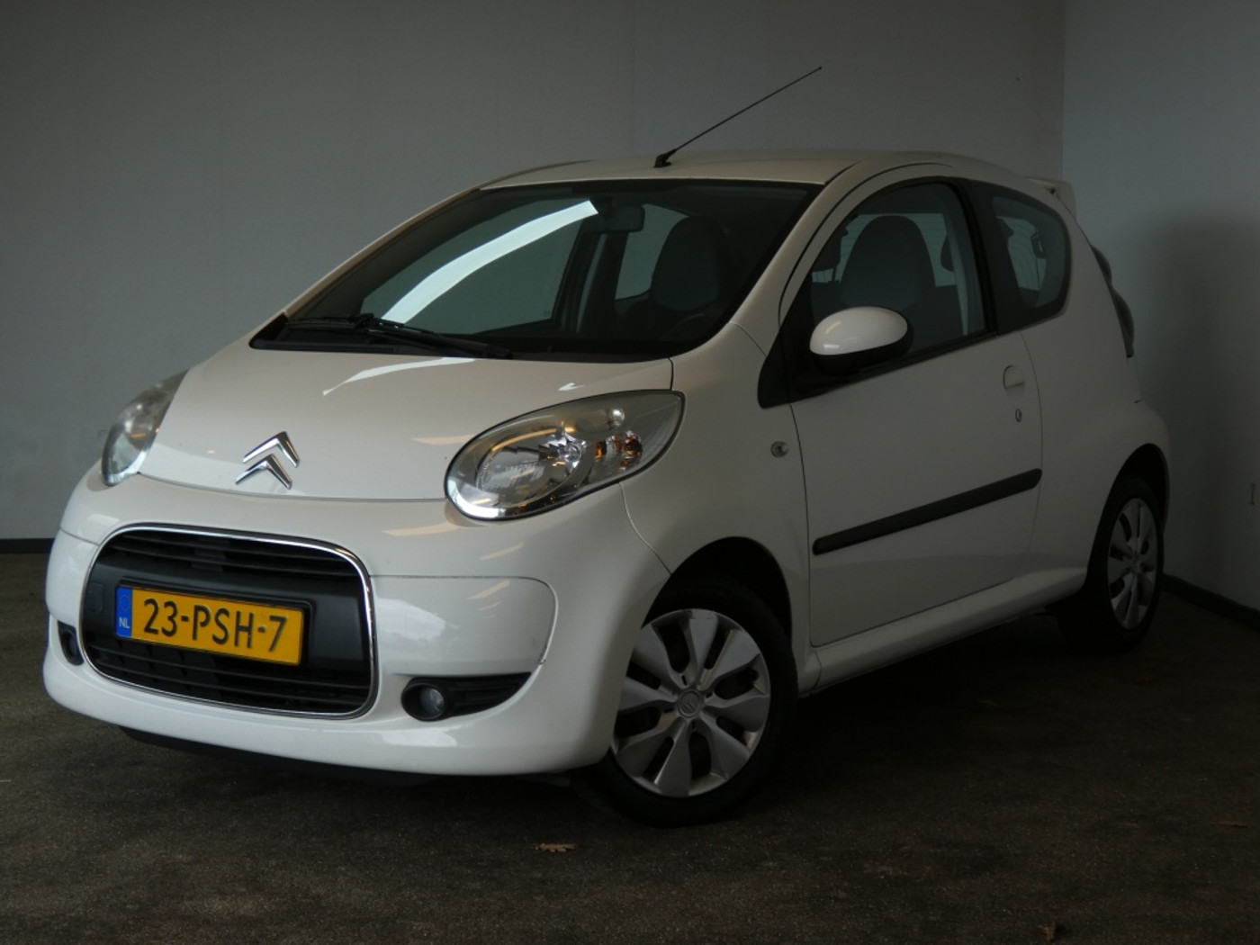 Citroen Citroen C1 1.0-12V Ambiance Half Leer 2011 - voorkant