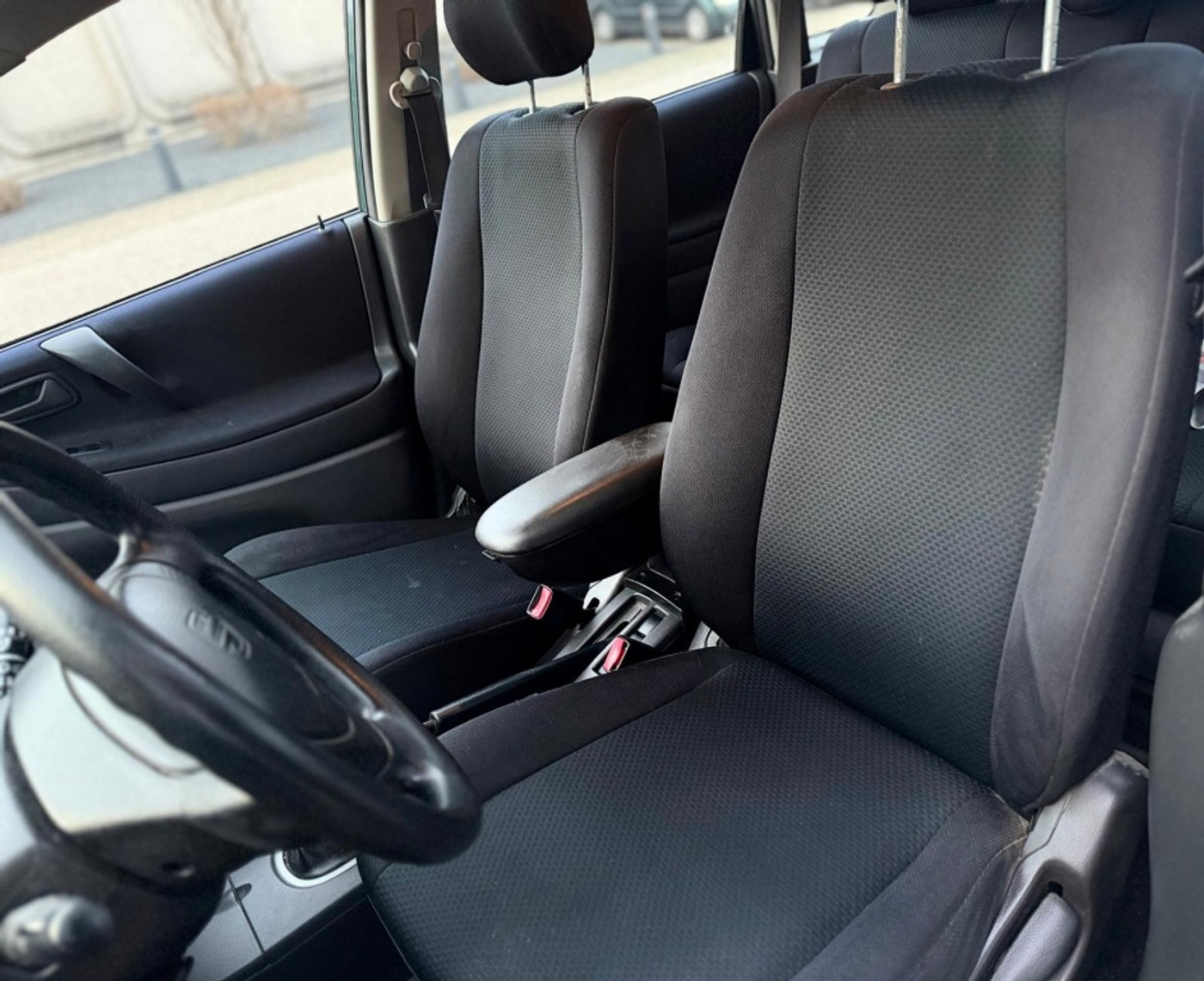 Foto van Suzuki Liana