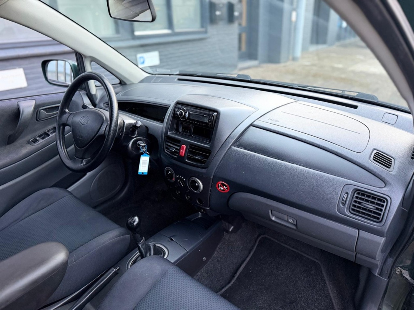 Foto van Suzuki Liana