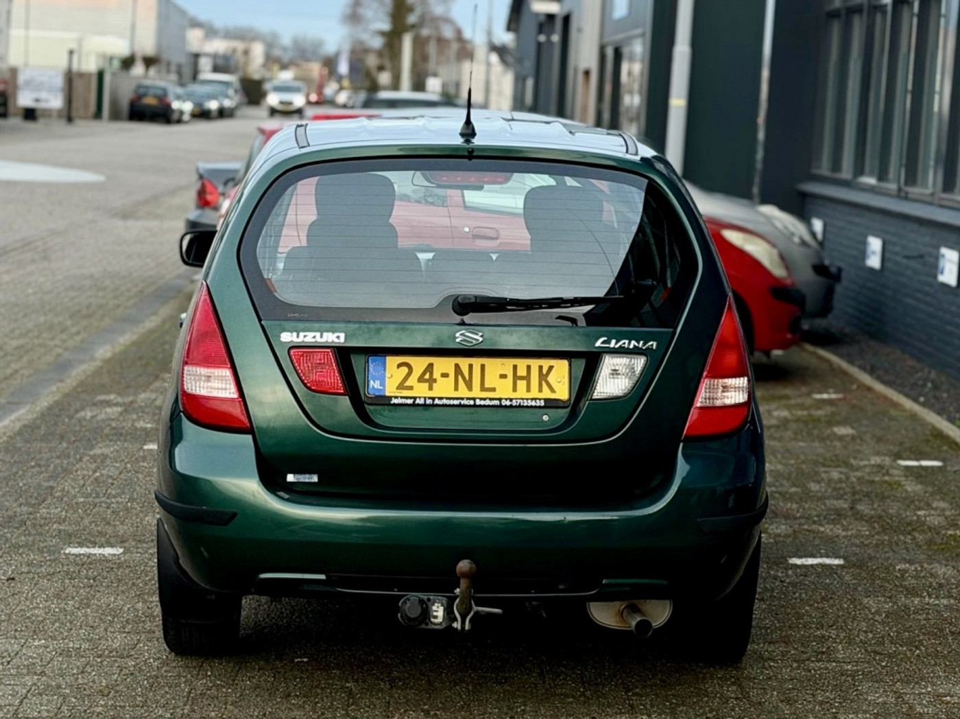 Foto van Suzuki Liana