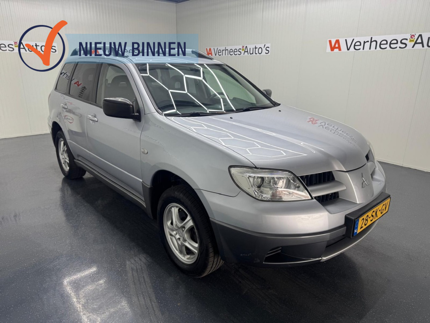 Mitsubishi Mitsubishi Outlander 2.0 Invite+ 2006 - voorkant