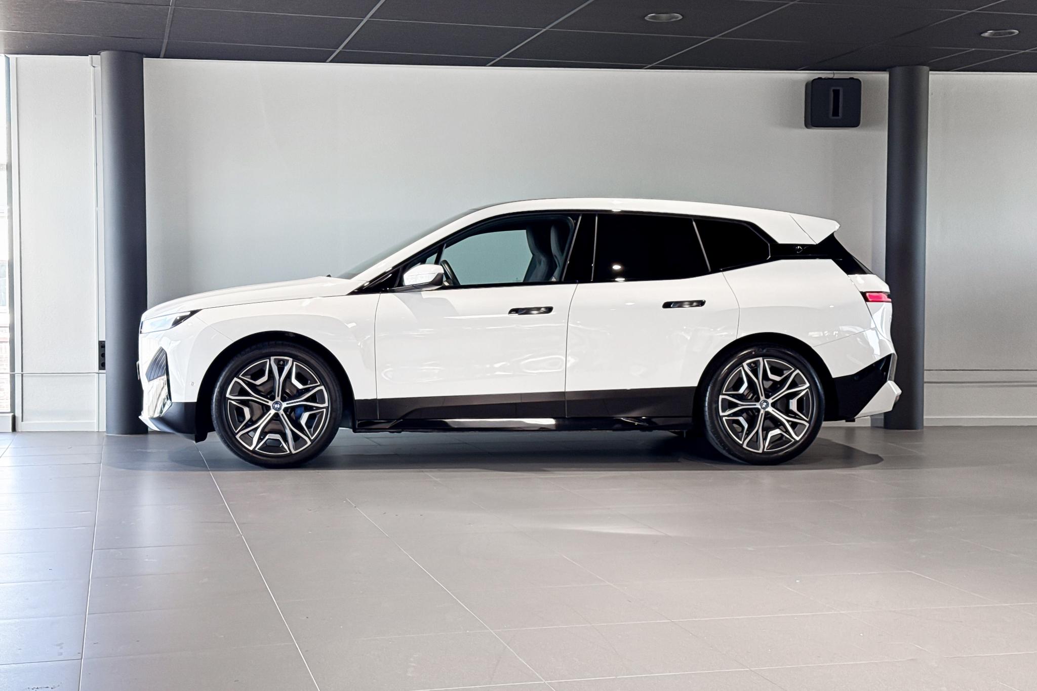 Foto van BMW Ix Xdrive50