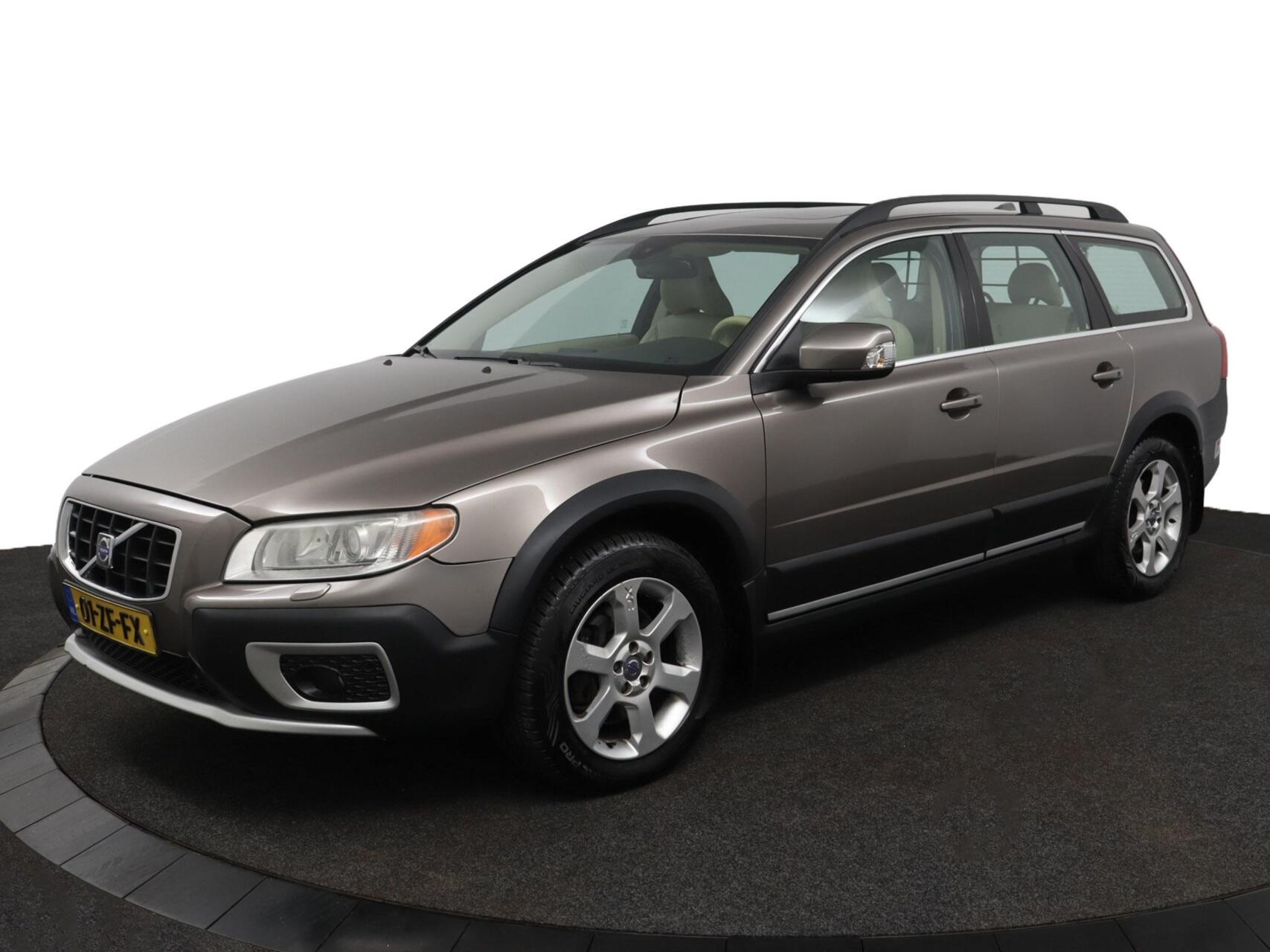 Volvo Xc70 3.2 Summum 2008 - voorkant