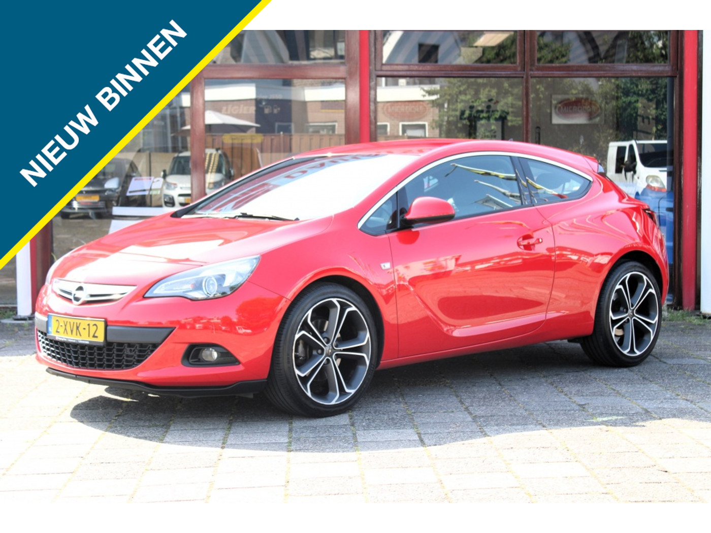 Opel Astra GTC 1.6 Turbo Sport 2014 - voorkant