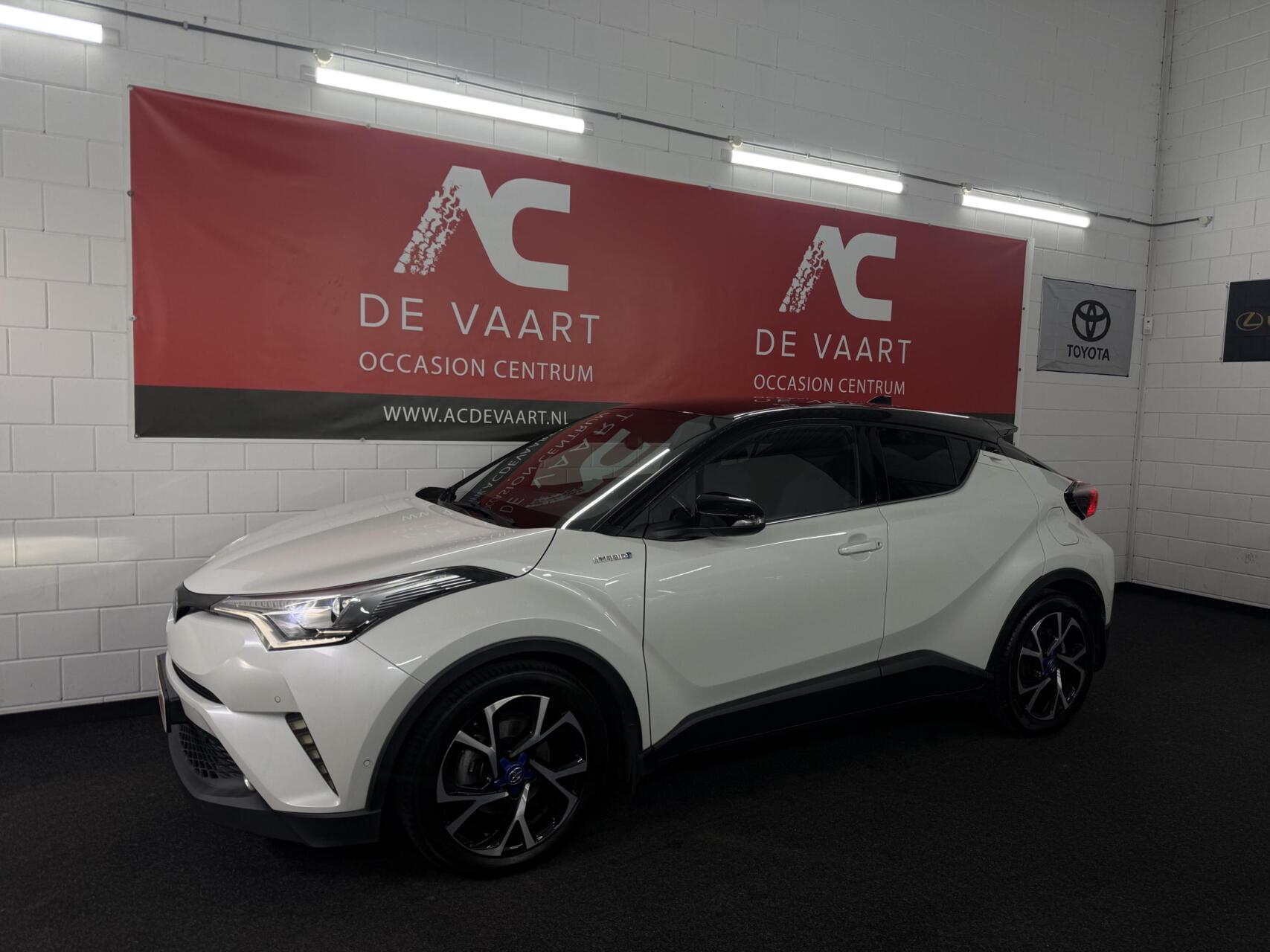 Toyota Toyota C-hr 1.8 Hybrid Bi-Tone Plus - VERKOCHT! 2017 - voorkant