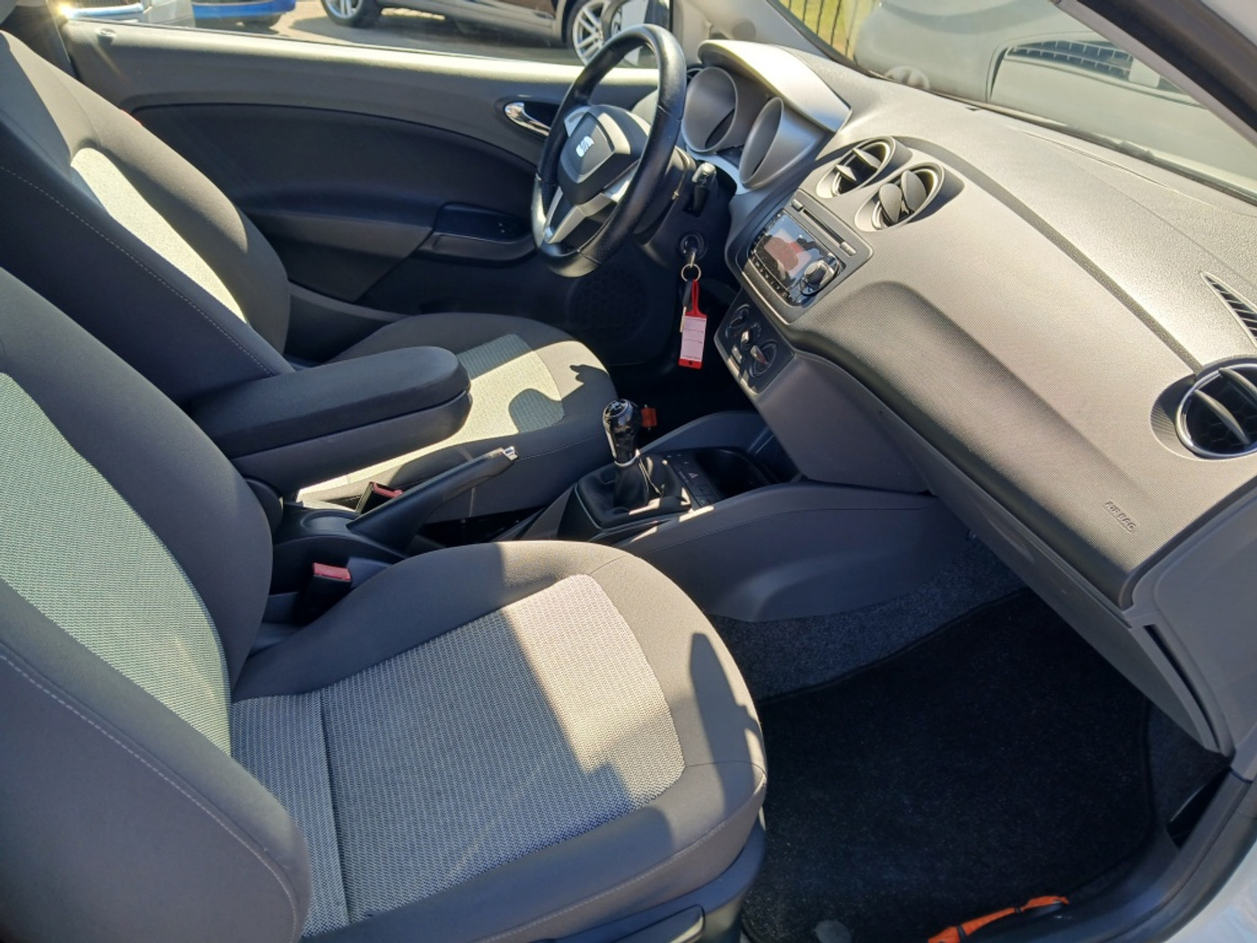 Foto van Seat Ibiza SC