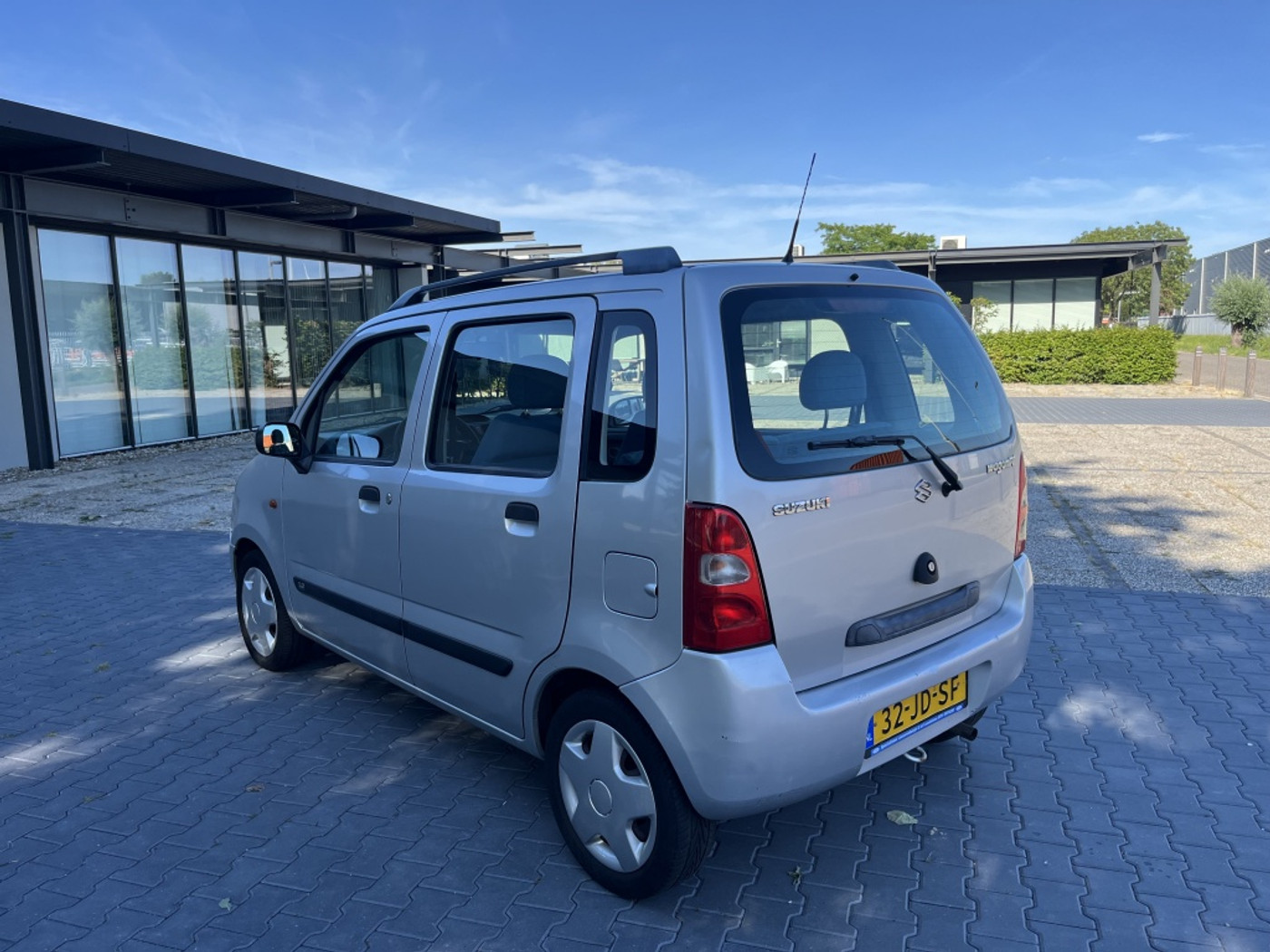 Foto van Suzuki Wagon R