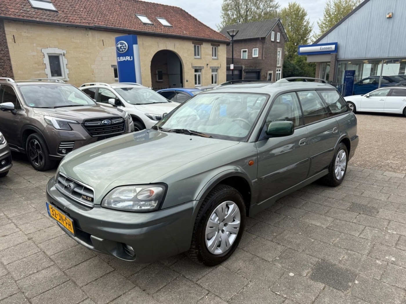 Subaru Legacy 3.0 Outback AWD H6 2002 - voorkant
